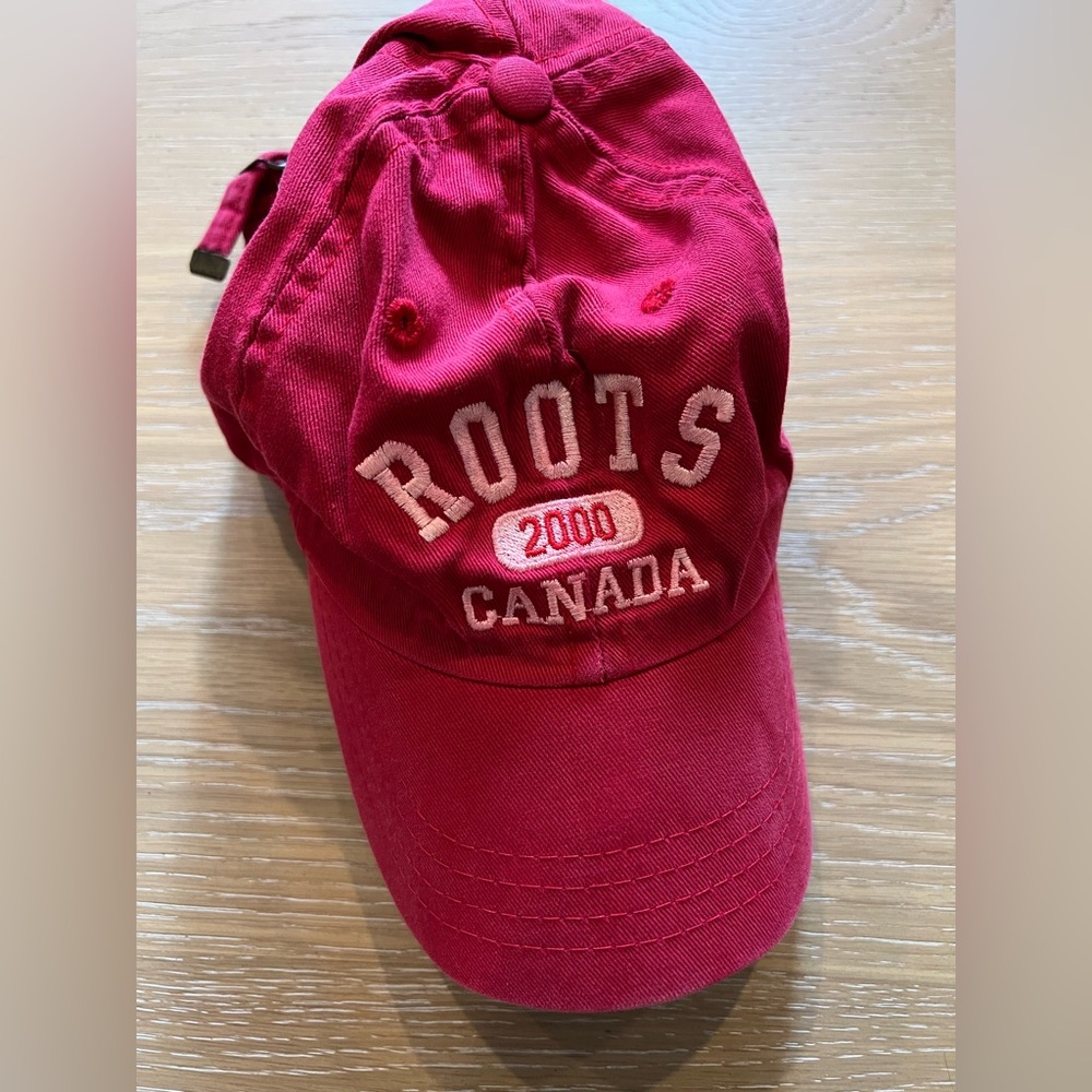 Vintage Roots 2000 Canada Baseball Hat Red Adjustable Disney World Epcot Center